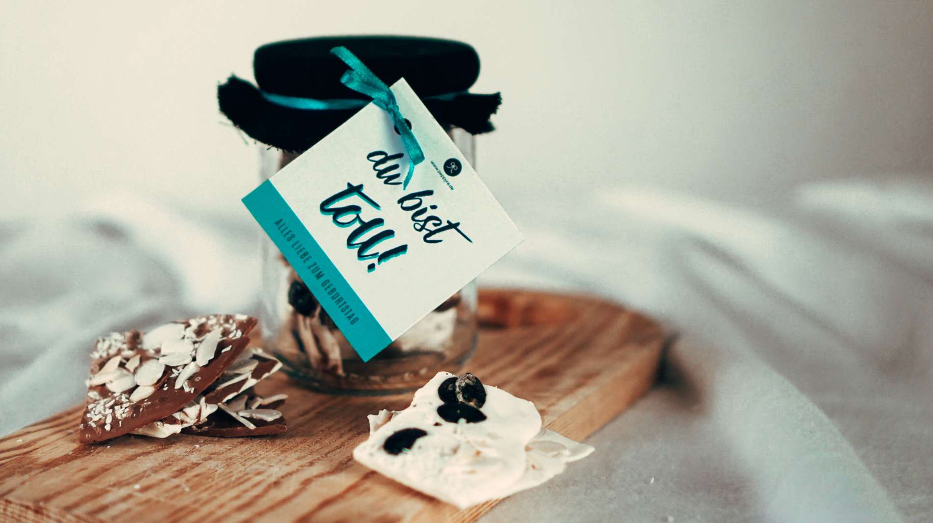 Bruchschokolade mit Geschenkanhänger als Geburtstag Geschenkidee