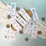 Gutschein Bundle ‚Romantisch & persönlich‘ als Weihnachts-Druckvorlage zum Ausdrucken – mit Ideen wie ‚für eine Rückenmassage‘, ‚für ein gemeinsames Bad bei Kerzen‘, ‚für einen Kuss unterm Mistelzweig‘, ‚für einen liebevollen Brief‘ oder ‚für ein selbstgekochtes Winterabendessen‘.