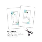 Flatlay Foto mit Schere und zwei ausgedruckten Papierbögen das den Prozess zeigt wie man schnell und einfach zu Hause einen thermen gutschein basteln und ausschneiden kann